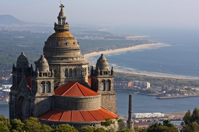 Viana-do-Castelo-735x489