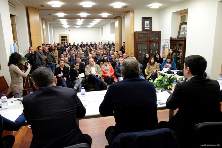 Continente dominou reunião de Câmara mais concorrida de sempre