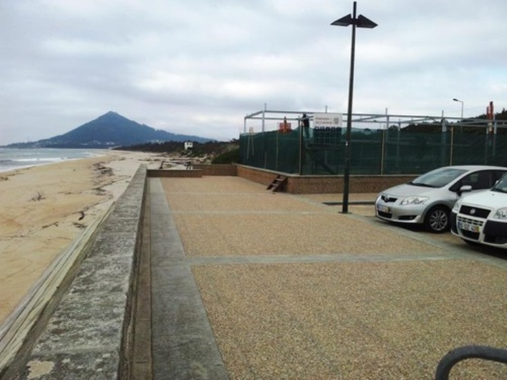 Avança construção de bar sobre duna primária de Moledo Avança construção de bar sobre duna primária de Moledo