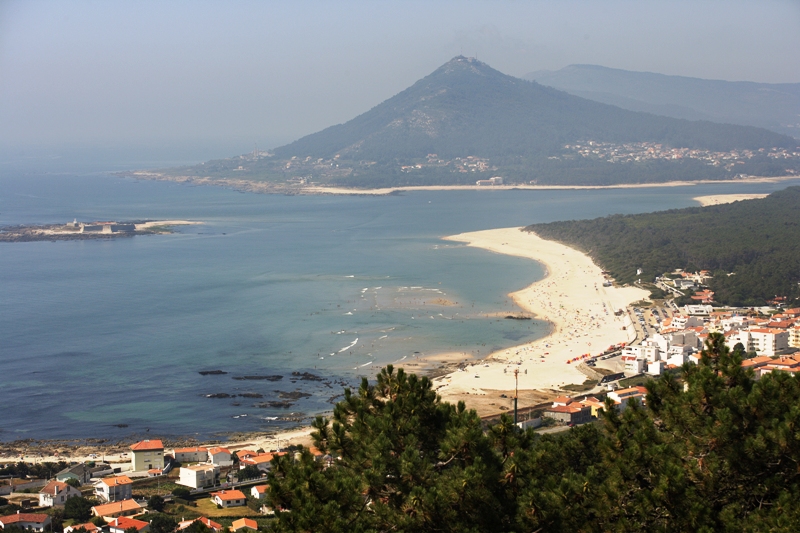 Época balnear começa em Caminha com máquinas no areal