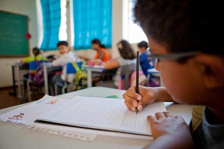 Mais de um milhão de alunos regressam à escola