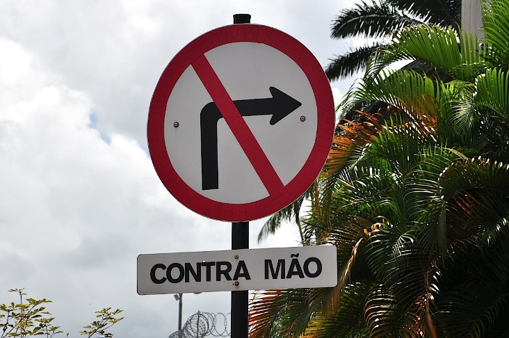 Contramão na A28