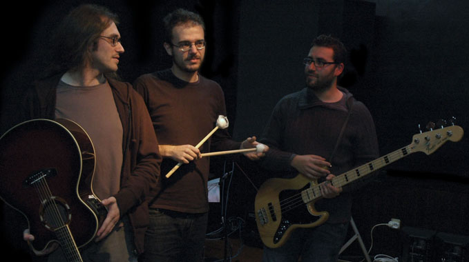 Old Jerusalem no Teatro Diogo Bernardes a 17 de Abril