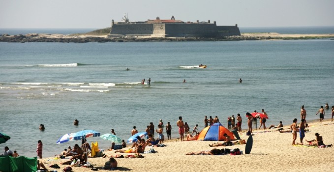 praia-de-moledo2-679x350
