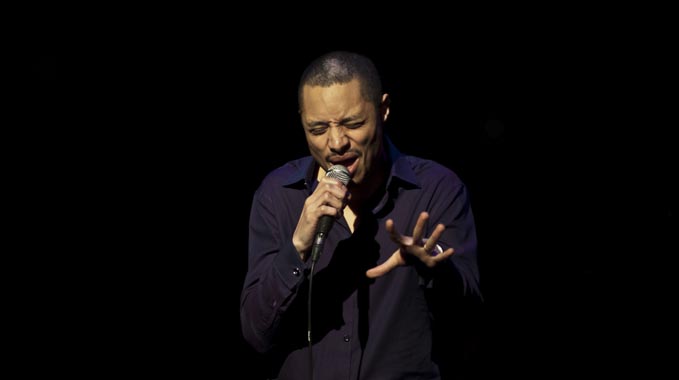 José James amanhã em Braga