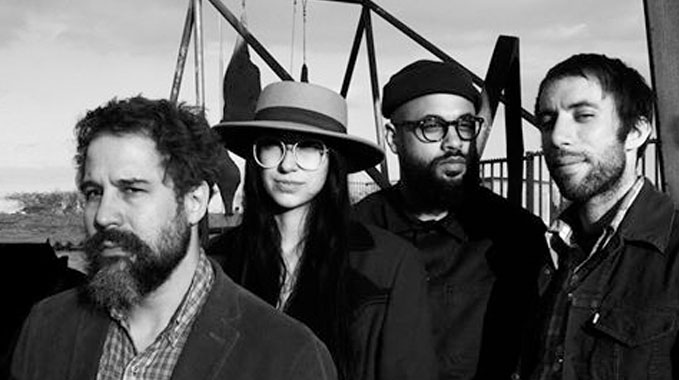 Joshua Abrams em Braga a 6 de Maio