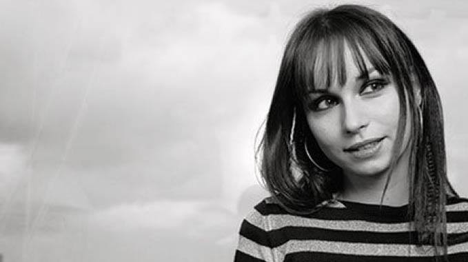 Mucho Flow com cartaz fechado