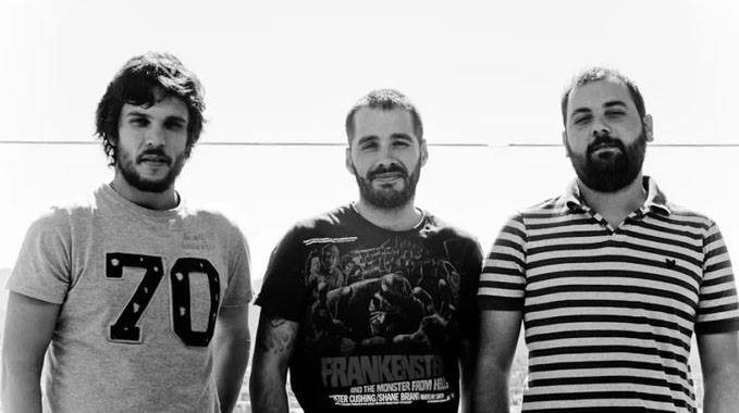 Black Bombaim e HHY & The Macumbas em noite santa no gnration