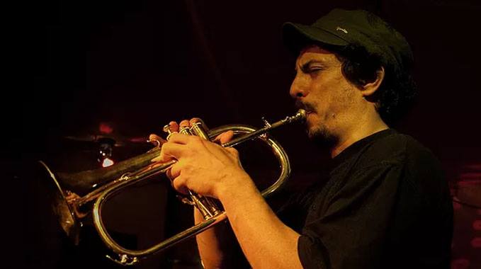 Luís Vicente estará em tour em Maio e passa por Vigo Luís Vicente estará em tour em Maio e passa por Vigo