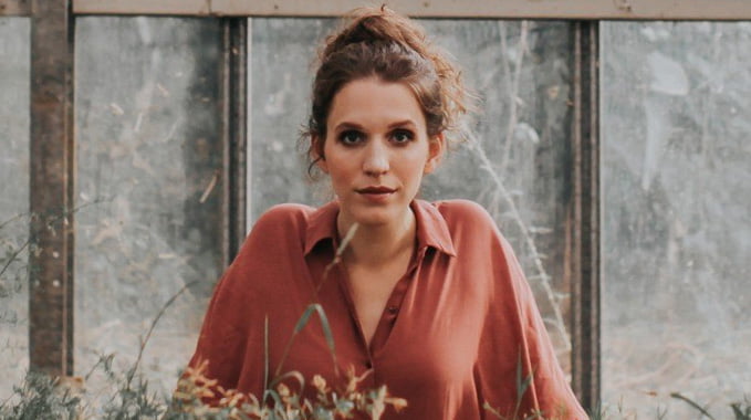 Luísa Sobral actua em Vigo no próximo sábado