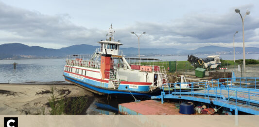 Ferry Encalhado