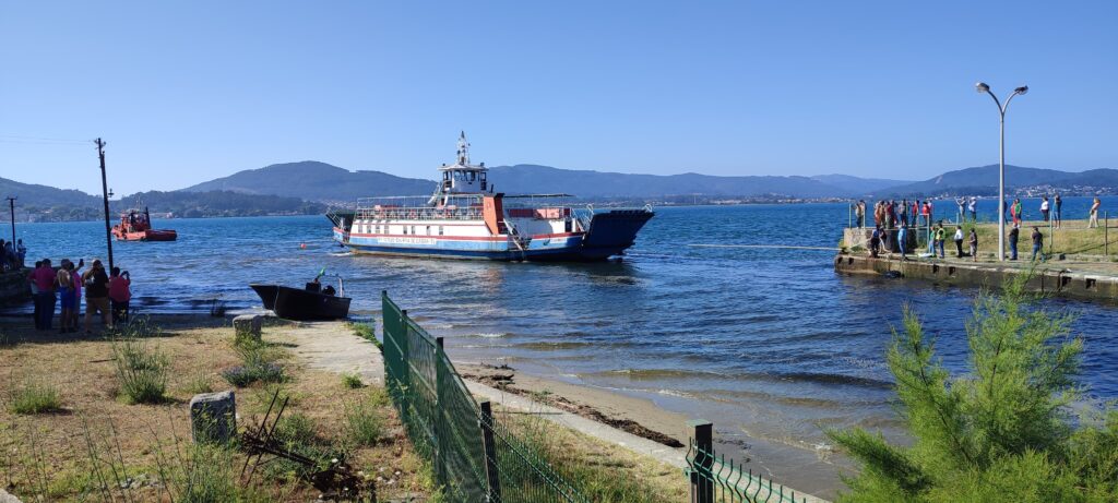 Ferry boat 25 7 25 2