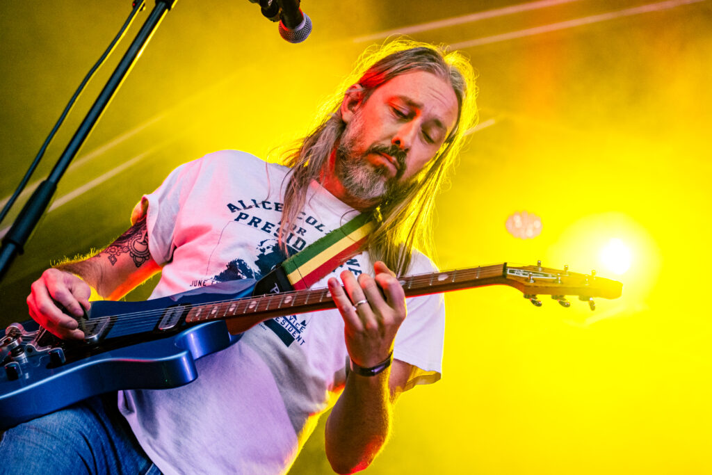 Eartheless by iago alonso