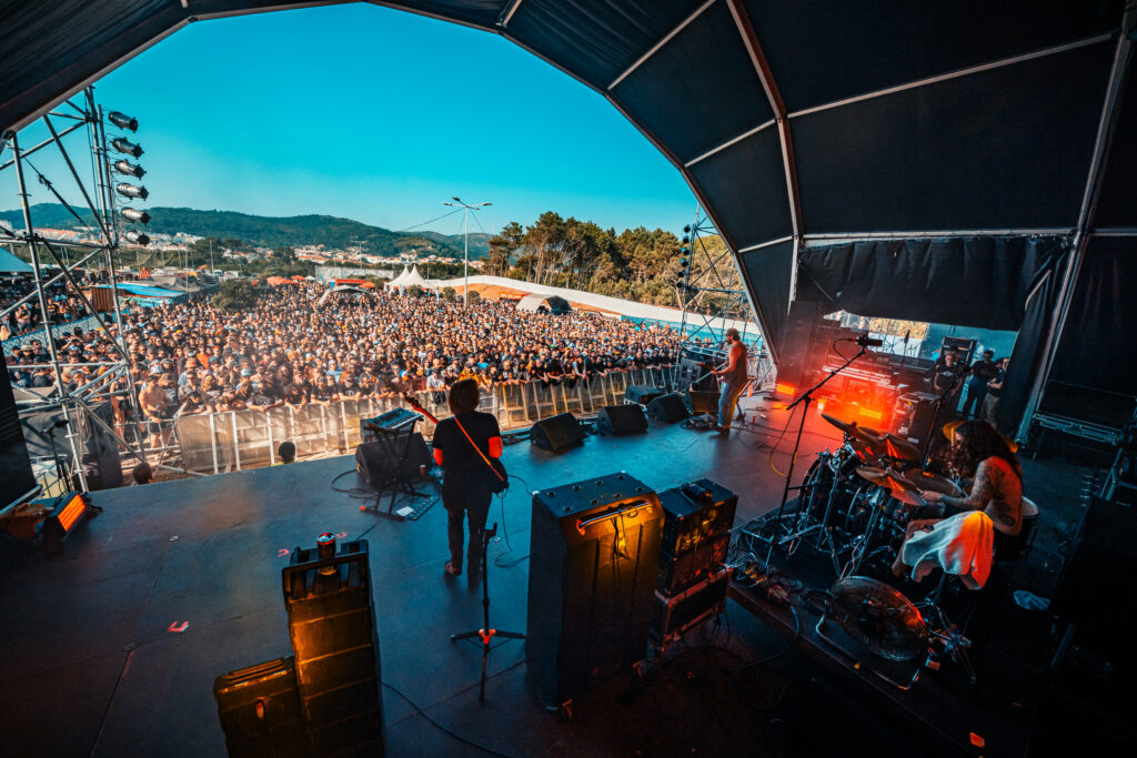 King buffalo by iago alonso