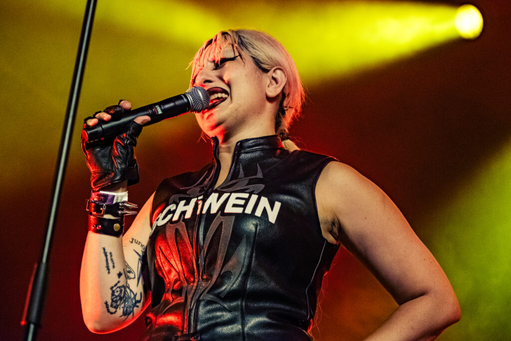 King woman 1 @ sonicblast by iago alonso