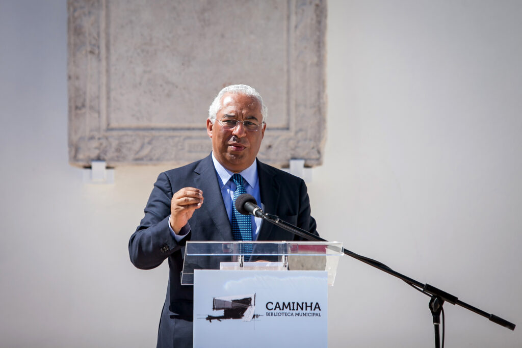 Antonio costa jul 2016 biblioteca municipal caminha