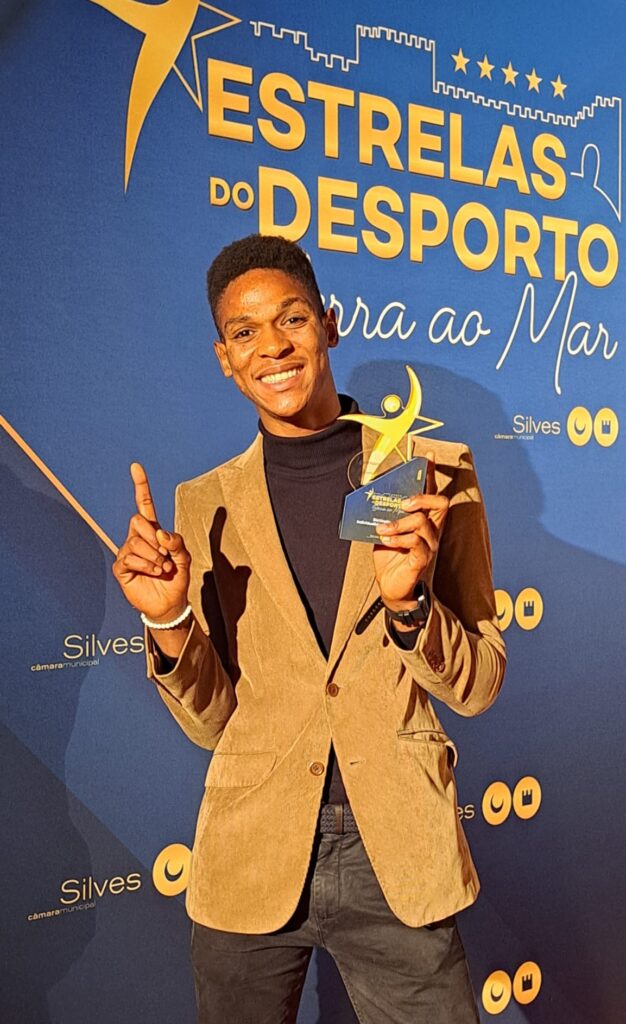 USUMANE DJUMO TROFEU
