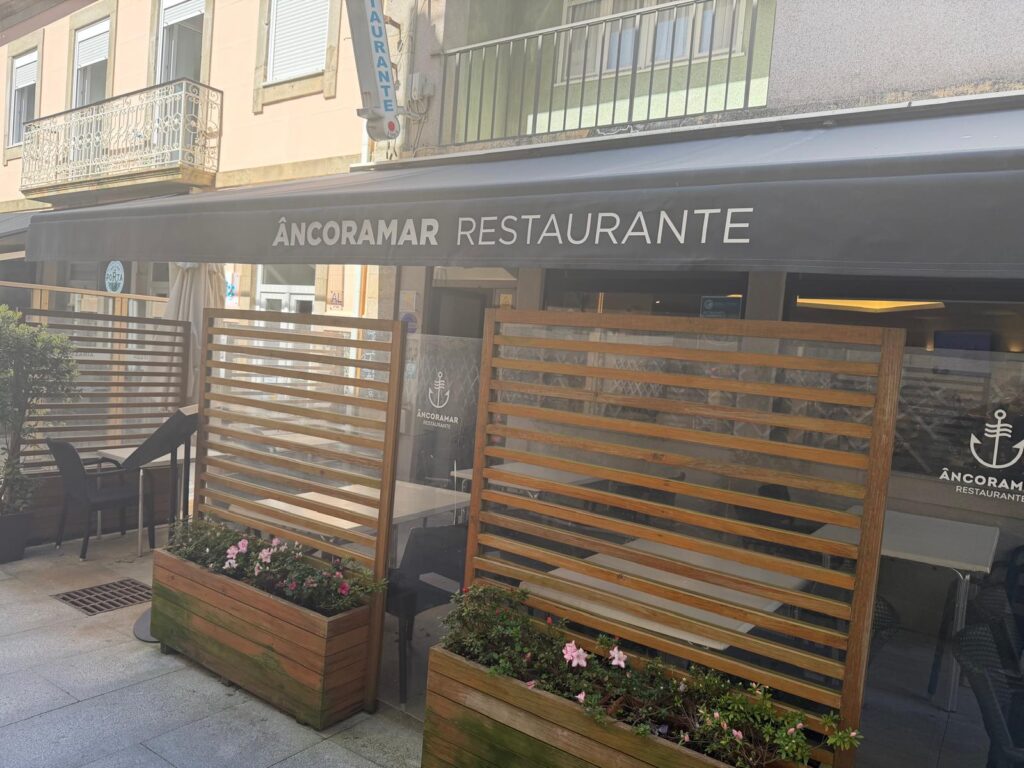 Foto fachada ancora mar