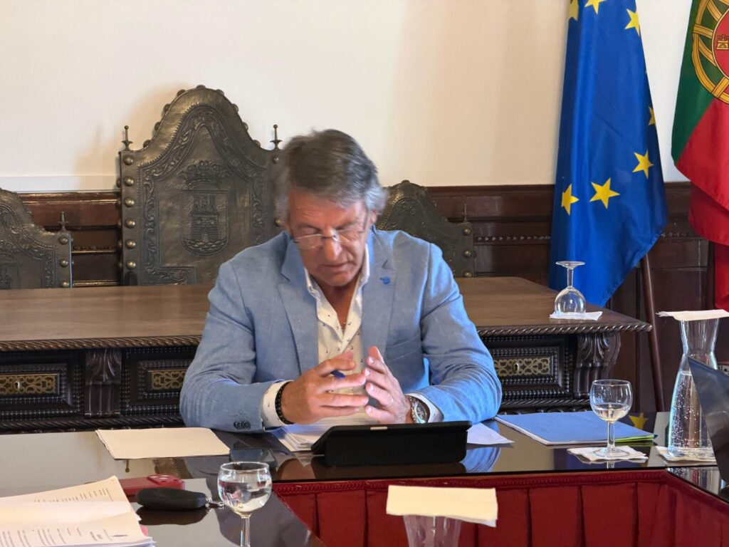 Carlos castro vice