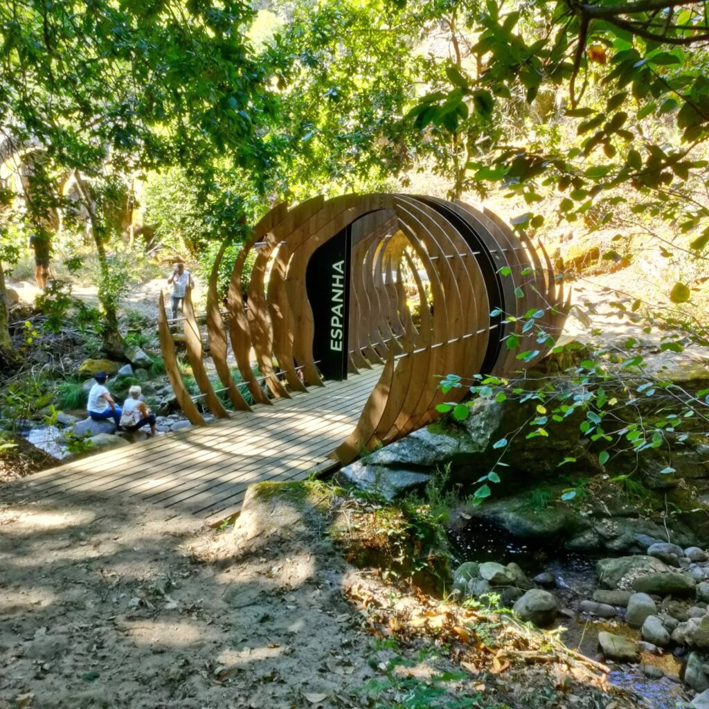 Ponte Pedonal de Cevide